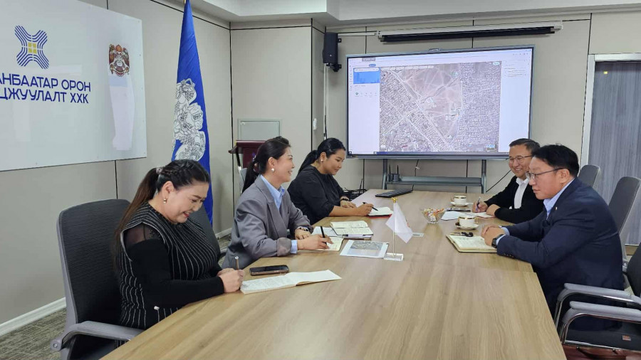 ТОЛГОЙТ ДЭД ТӨВИЙН ДАХИН ТӨЛӨВЛӨЛТИЙН АЖЛЫН ХҮРЭЭНД СОНГИНОХАЙРХАН ДҮҮРГИЙН ЗАСАГ ДАРГА НАРТАЙ САНАЛ СОЛИЛЦОВ