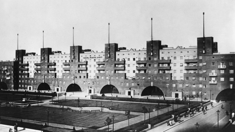 ХУУЧИН БАРИЛГЫГ НУРААЛГҮЙГЭЭР ШИНЭЧИЛСЭН АМЖИЛТТАЙ ЖИШЭЭ